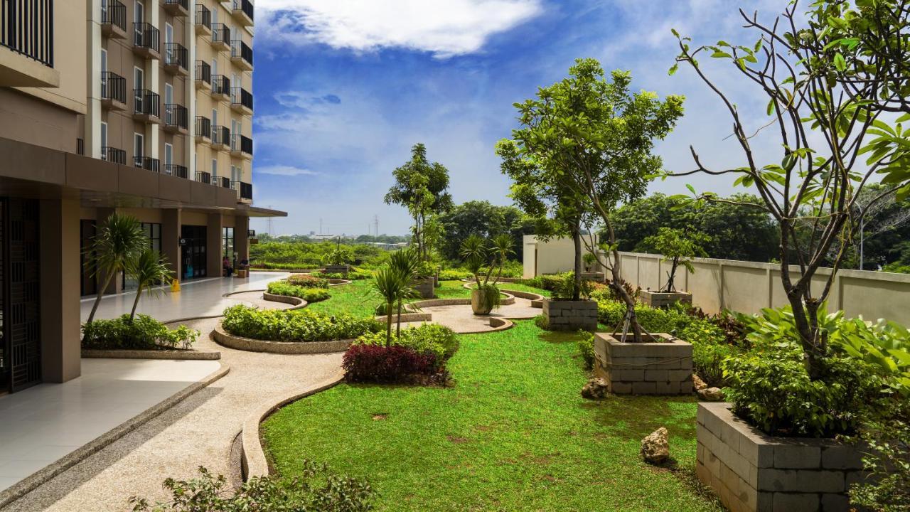 Azalea Suites Cikarang By Jayakarta Group Екстериор снимка