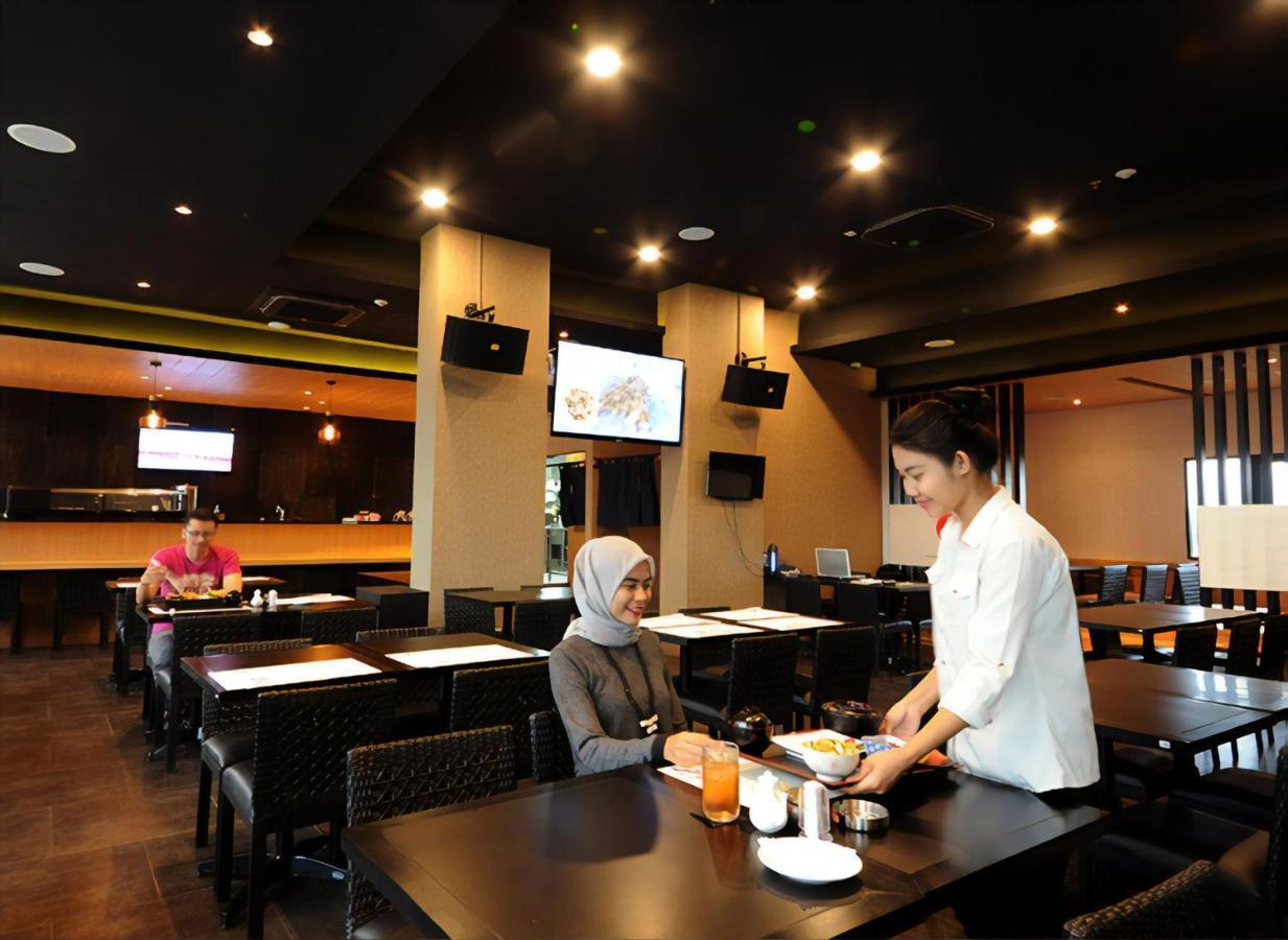 Azalea Suites Cikarang By Jayakarta Group Екстериор снимка