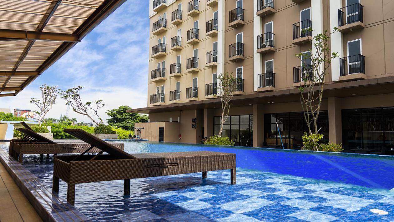 Azalea Suites Cikarang By Jayakarta Group Екстериор снимка